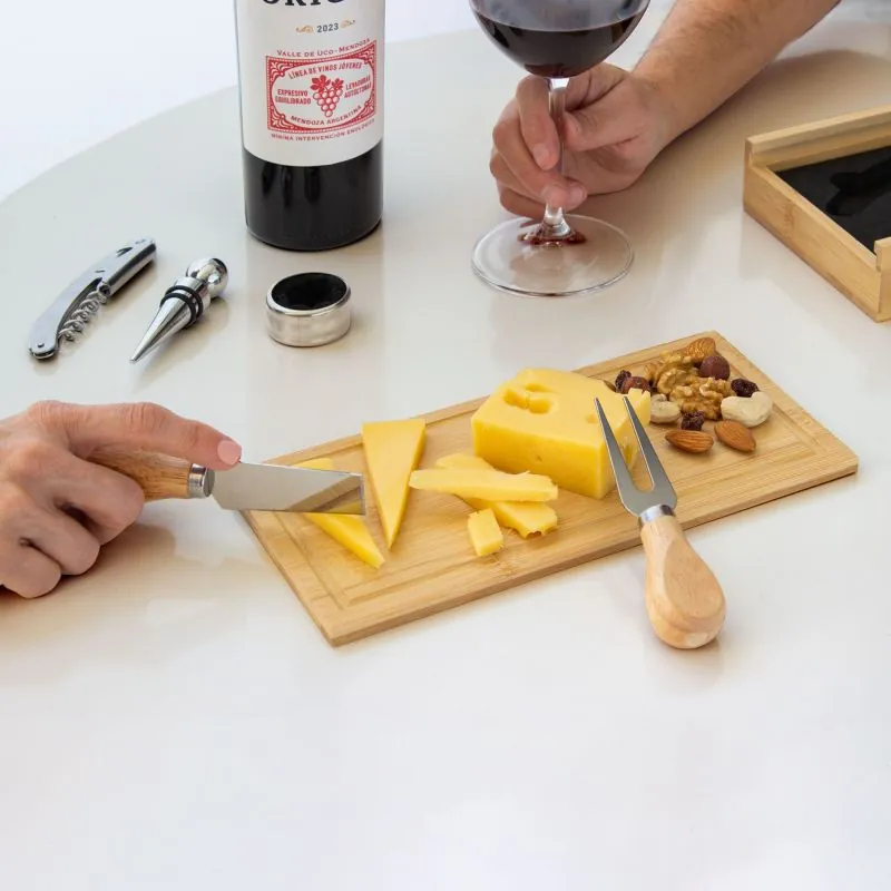 Gourmet y Sommelier | Set de vino y Tabla Winchester con logo | Regalos Corporativos Personalizados